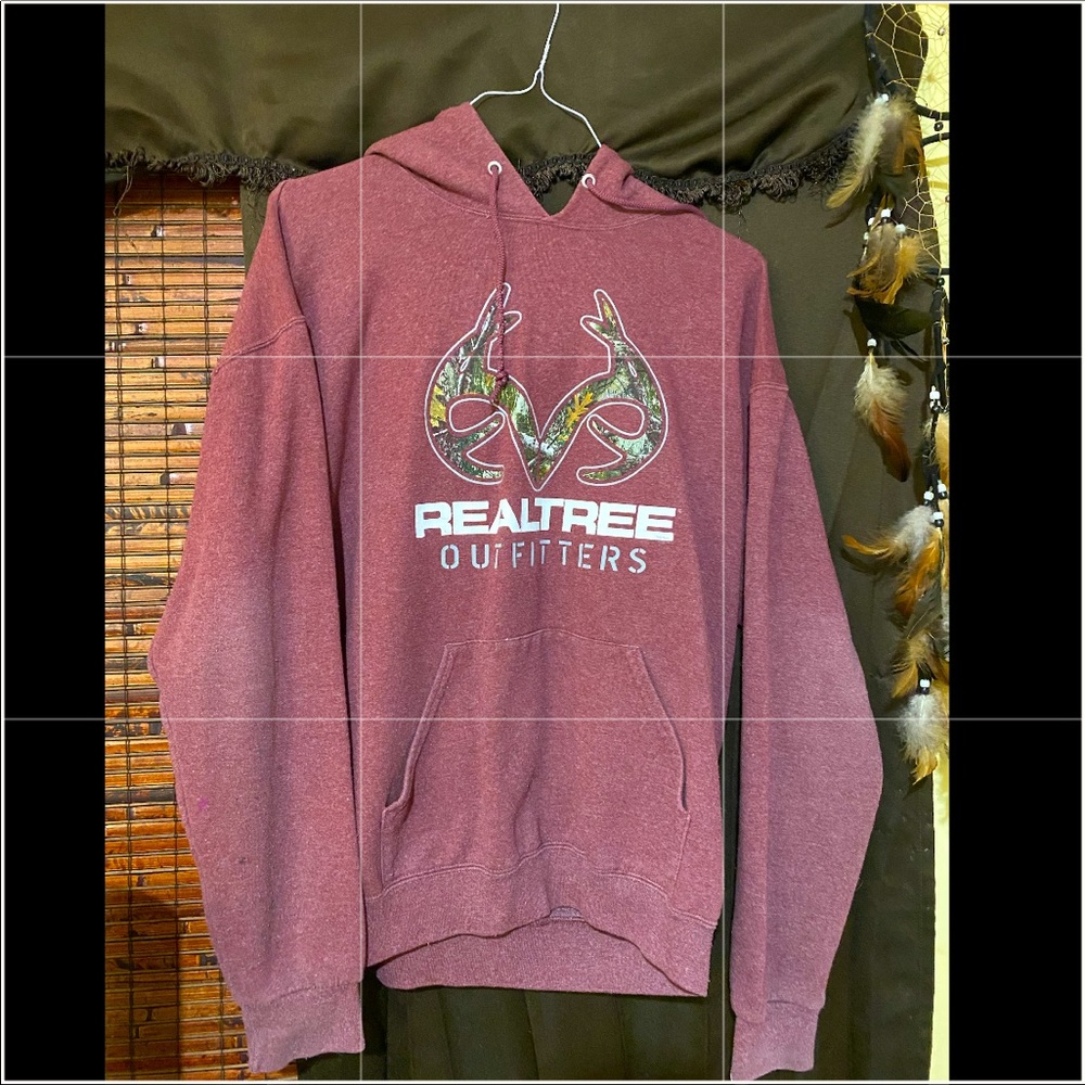 A realtree maroon sweatshirt